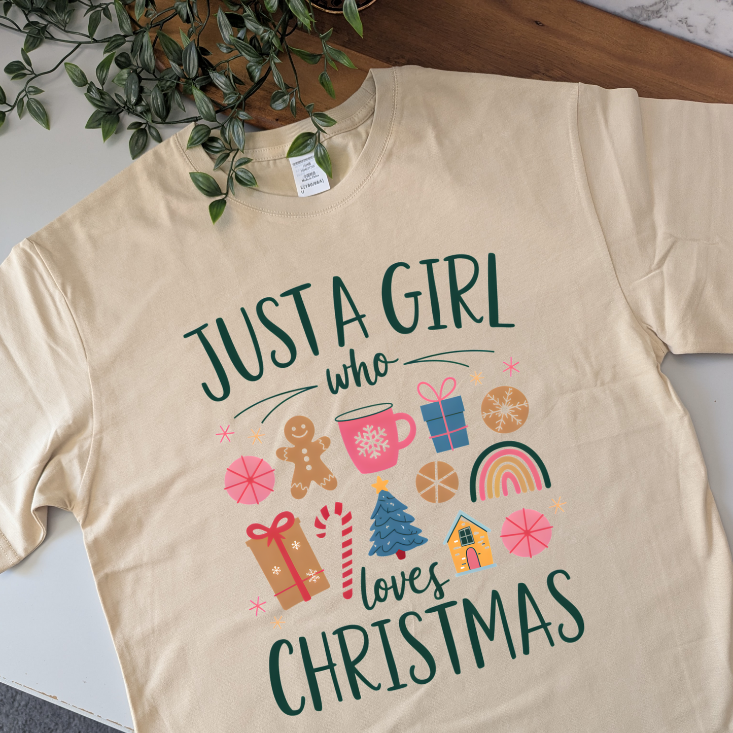 Just A Girl Who Loves Christmas Tshirt