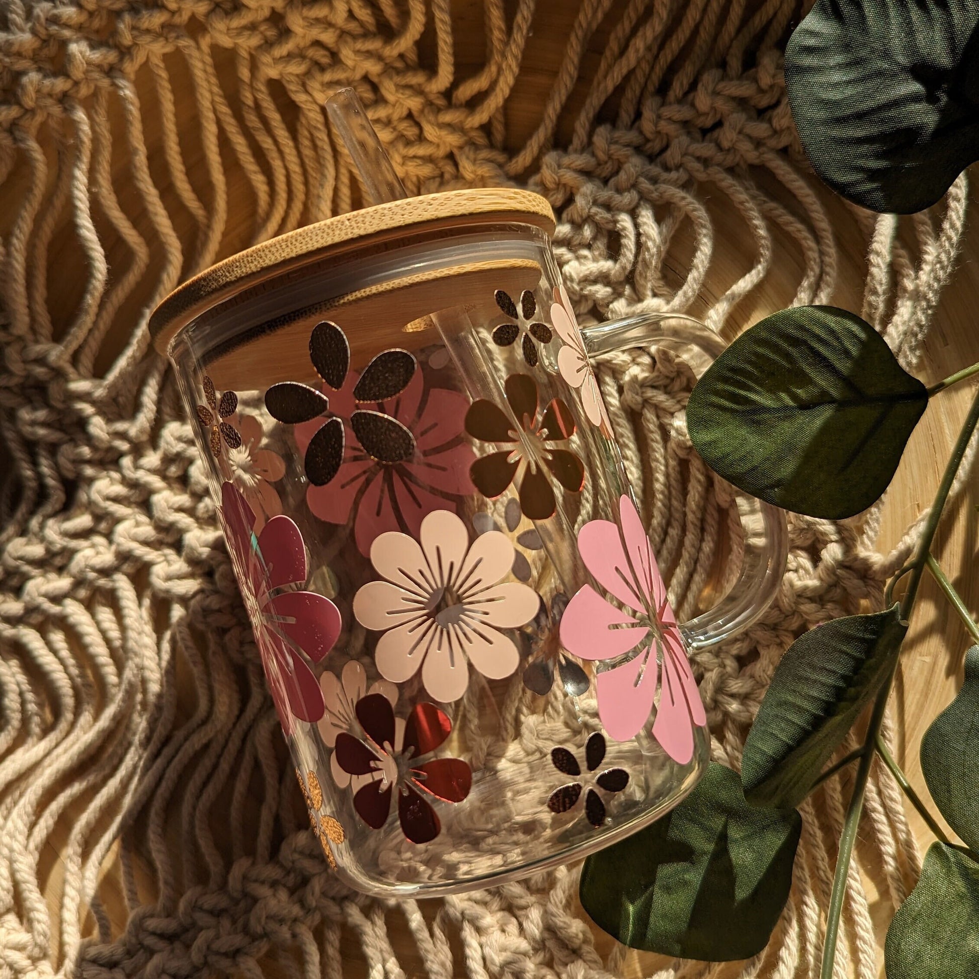 Flower Power Design Glass mug or glass cup with bamboo lid & reusable plastic straw. Coffee Cup. Iced coffee. Vinyl decal