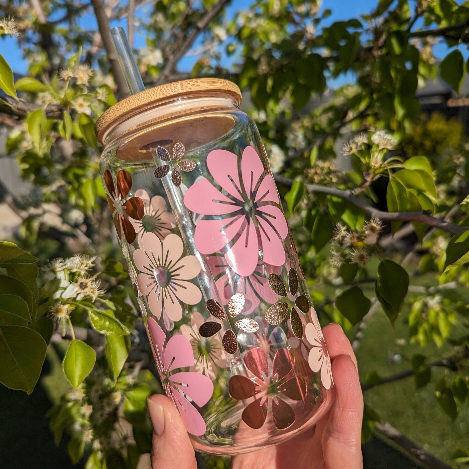 Flower Power Design Glass mug or glass cup with bamboo lid & reusable plastic straw. Coffee Cup. Iced coffee. Vinyl decal