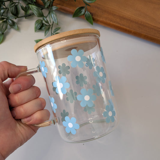 Discounted pastel blue daisy fields vinyl 17oz glass mug with bamboo lid & reusable plastic straw