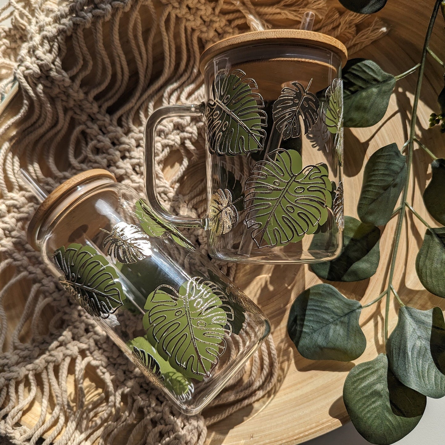 Olive green and champagne gold Monstera leaf glass mug or glass cup with bamboo lid & reusable plastic straw. Coffee Cup. Iced coffee.