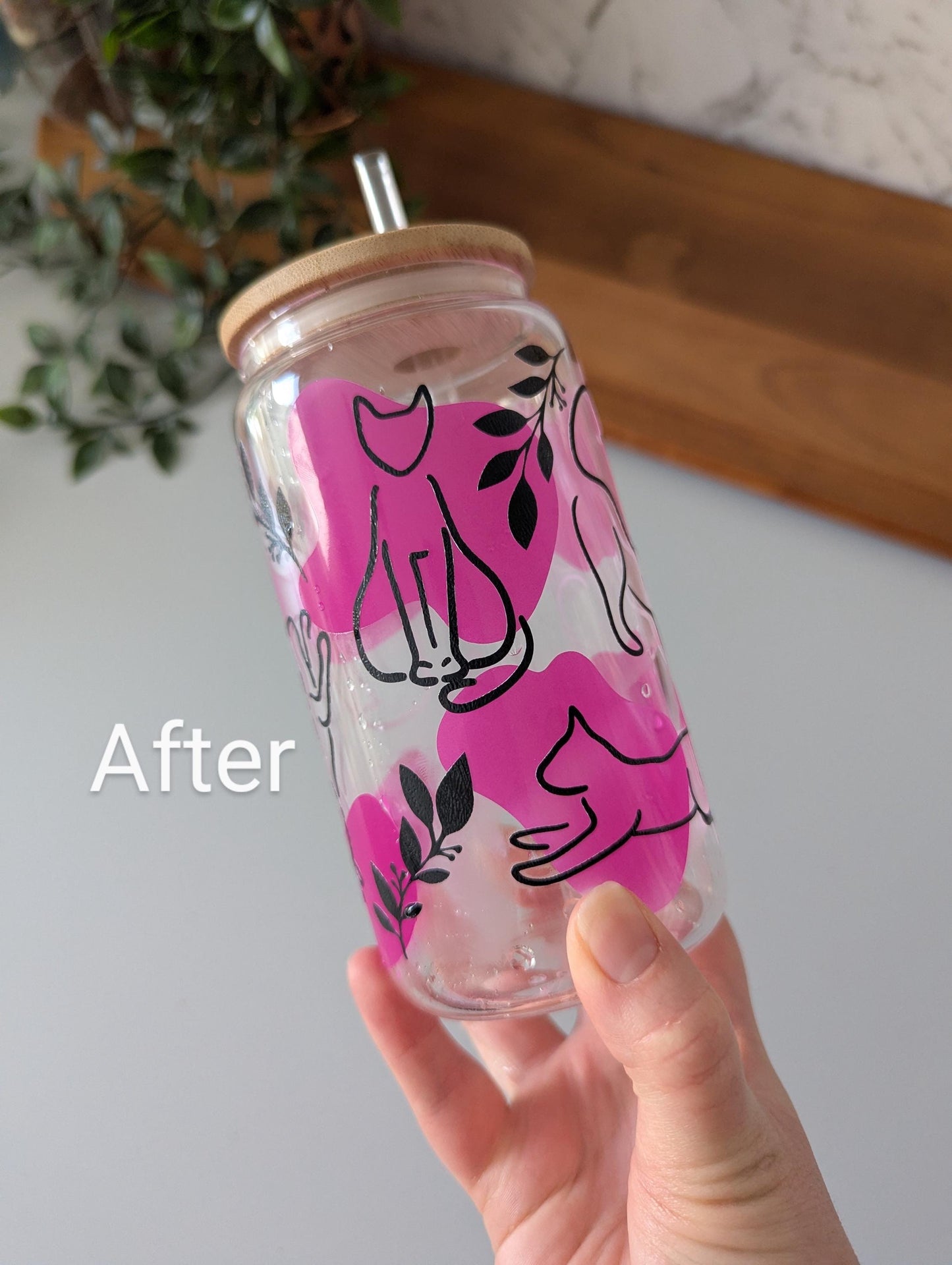 Pink cold colour changing kitty cats. 16oz glass cup or 17oz glass mug with bamboo lid & reusable plastic straw. Black cats. Iced coffee cup