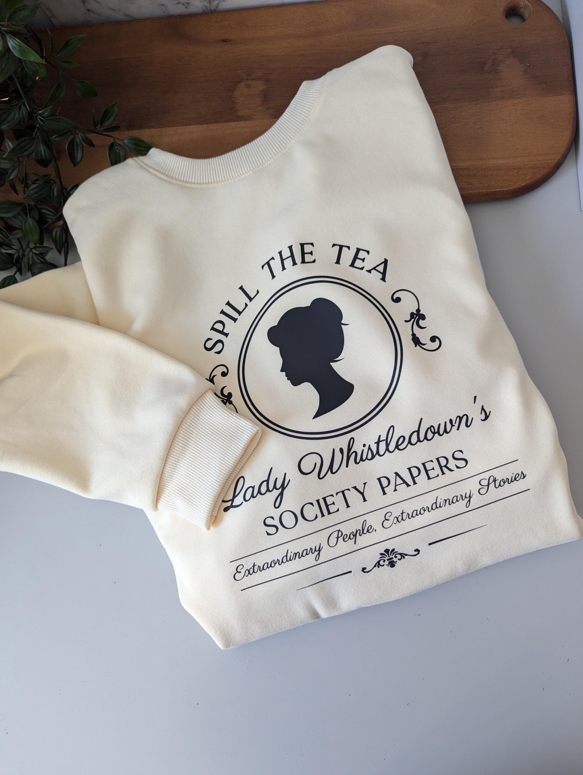 Bridgerton theme Lady Whistledown Society Papers Spill the Tea crewneck fleece jumper. Womens crewneck sweatshirt spill the tea