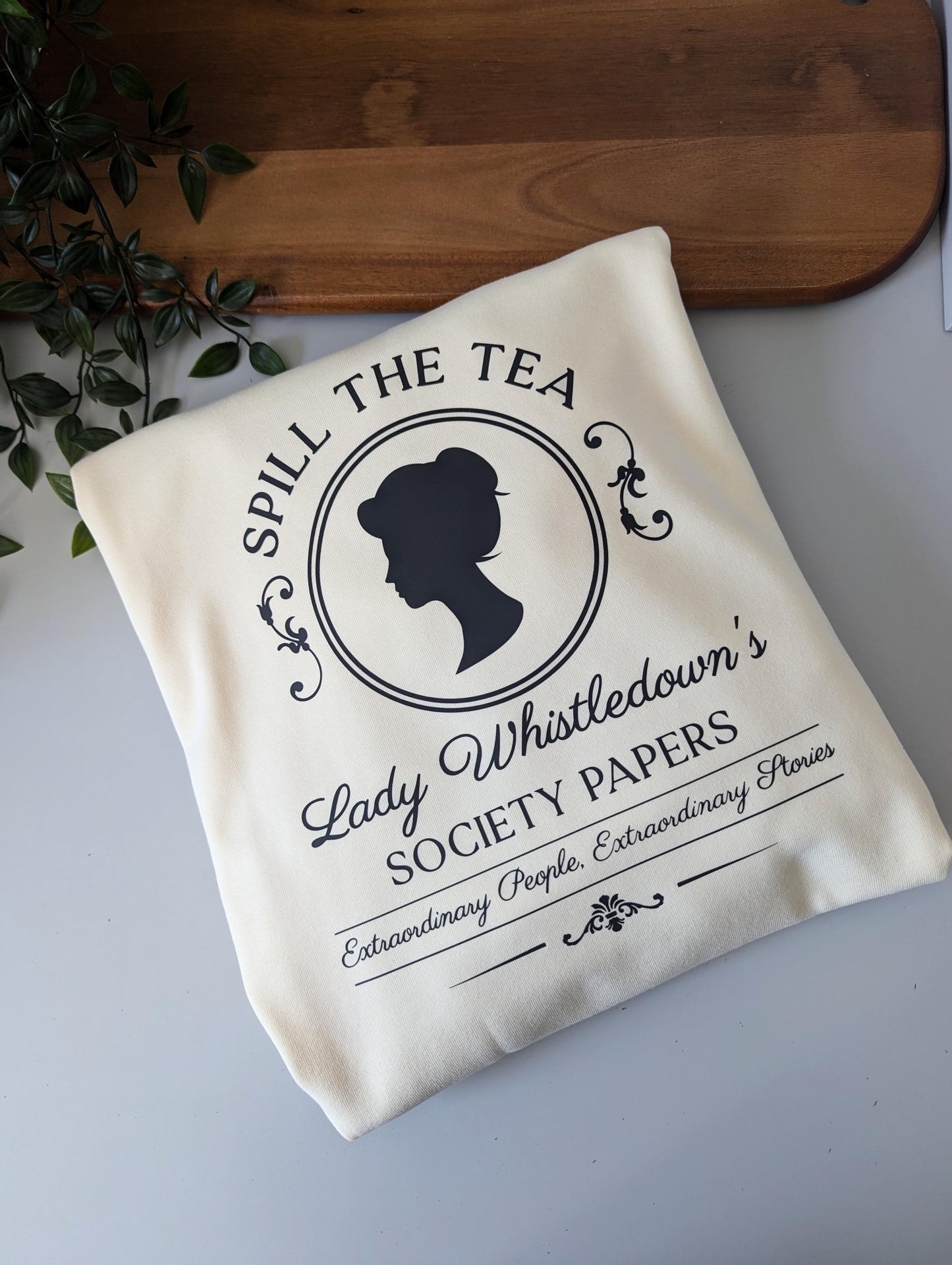 Bridgerton theme Lady Whistledown Society Papers Spill the Tea crewneck fleece jumper. Womens crewneck sweatshirt spill the tea